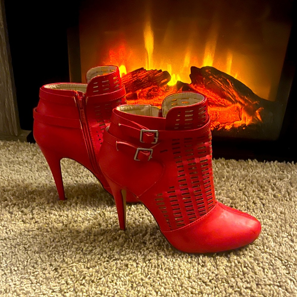Michael Antonio heel booties